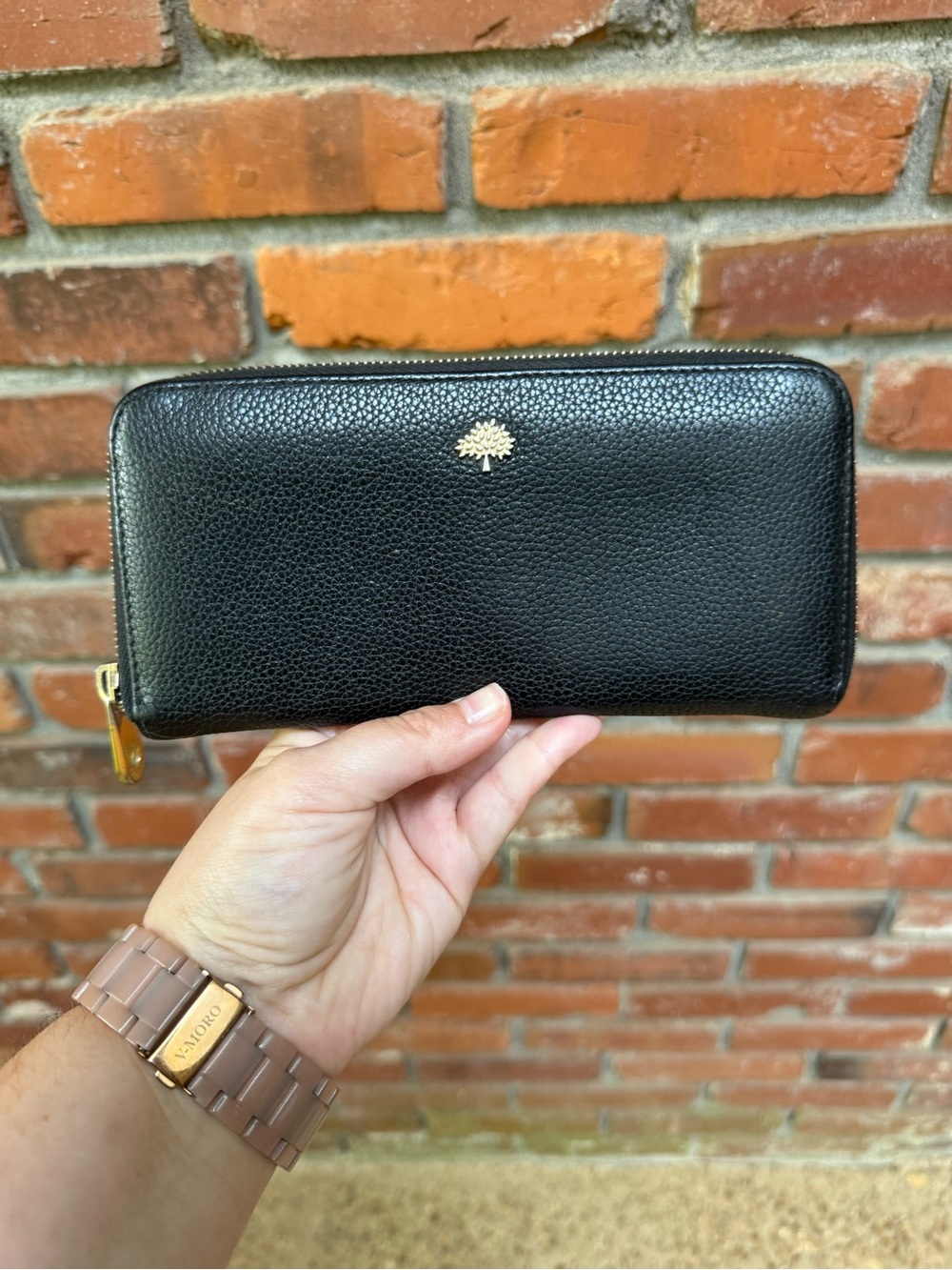 Mulberry Black Zip-Around Pebbled Leather Wallet with Gold Tree Logo